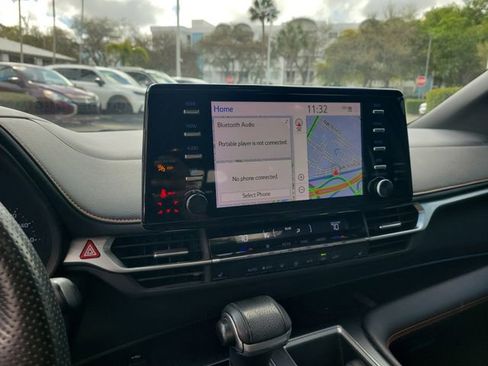 Used 2022 Toyota Sienna XSE image 18