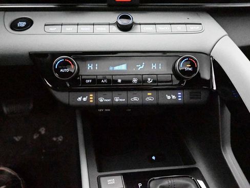 New 2025 Hyundai Elantra Limited FWD image 9