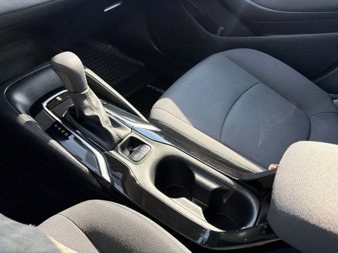 Used 2020 Toyota Corolla LE FWD image 24