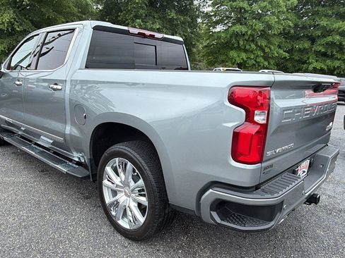 Certified 2024 Chevrolet Silverado 1500 High Country w/ High Country Premium Package AWD/4WD image 7