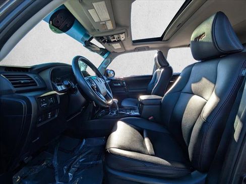 Used 2018 Toyota 4Runner TRD Off-Road Premium w/ TRD Performance Package image 17