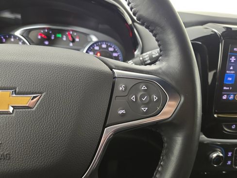 Used 2022 Chevrolet Traverse LT FWD image 16