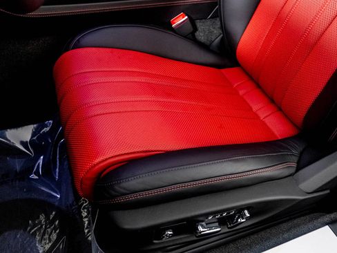 Used 2023 Bentley Continental GT V8 image 30