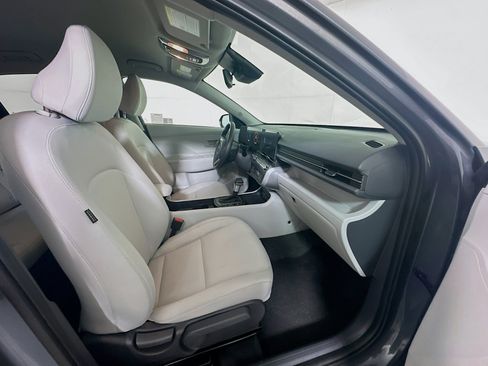 Used 2025 Hyundai Kona SEL FWD image 29