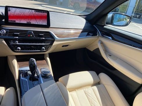 Used 2021 BMW 530i xDrive w/ Premium Package AWD/4WD image 16