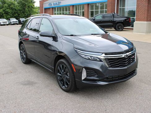 Used 2022 Chevrolet Equinox RS w/ RS Leather Package AWD/4WD image 4