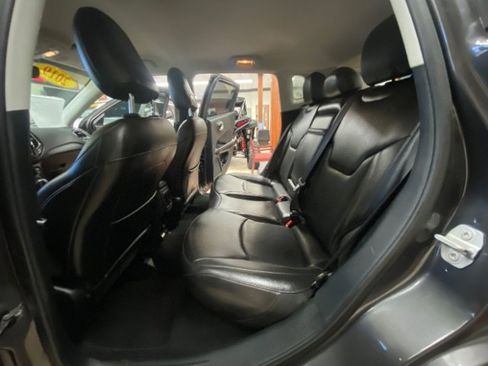 Used 2019 Jeep Compass Limited AWD/4WD image 17