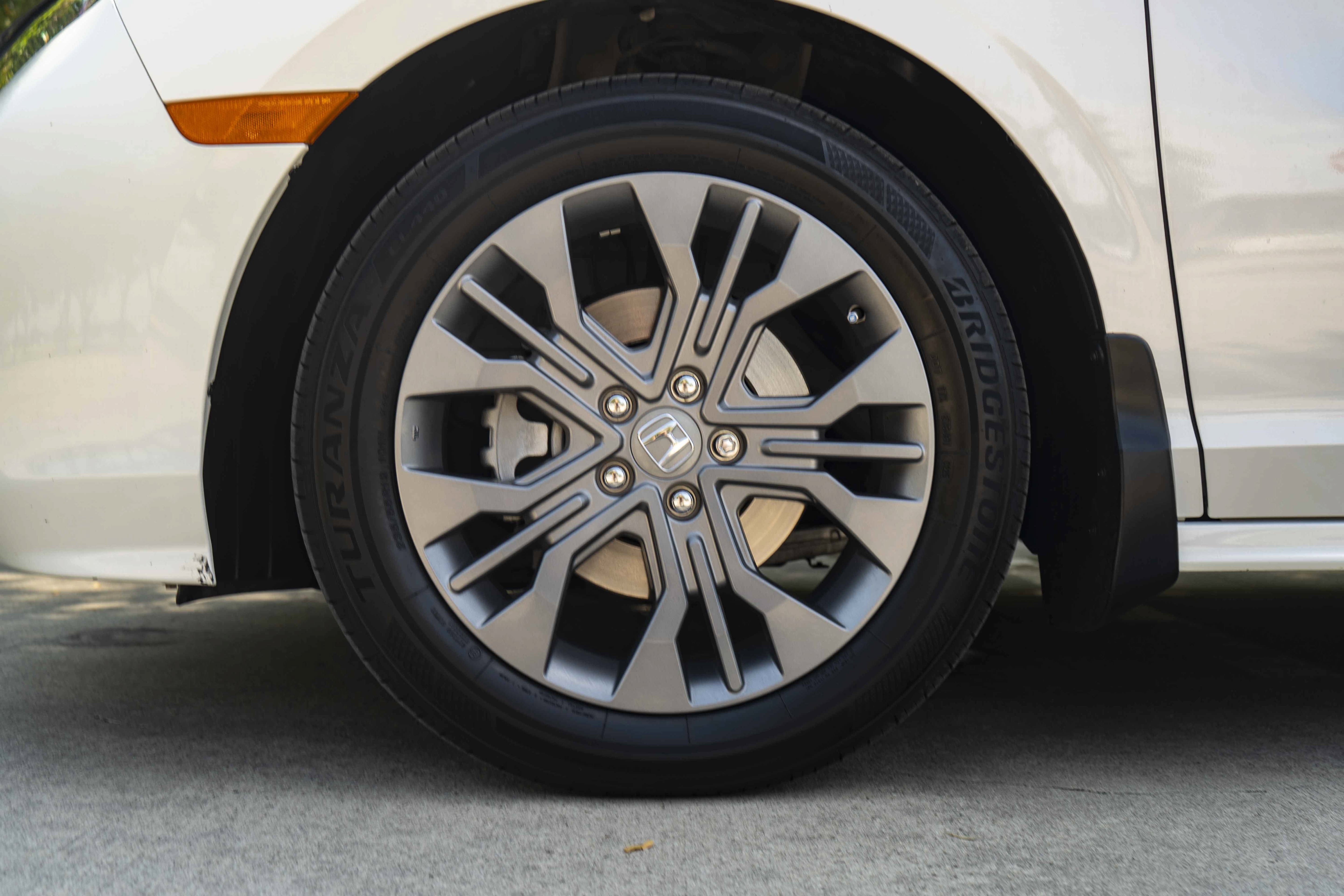 Certified 2025 Honda Odyssey Touring image 14