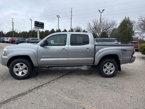 Used 2014 Toyota Tacoma 4x4 Double Cab w/ TRD Sport Package image 4