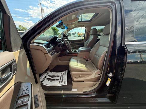 Used 2019 Chevrolet Tahoe LT w/ Luxury Package AWD/4WD image 4