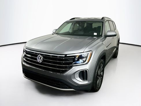 Used 2026 Volkswagen Atlas SE FWD image 3