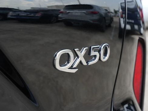 Used 2023 INFINITI QX50 Luxe FWD image 19