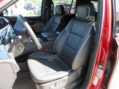 Used 2023 Cadillac Escalade Sport w/ LPO, ONYX Package image 21