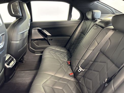 Used 2023 BMW 740i w/ Executive Package RWD image 23