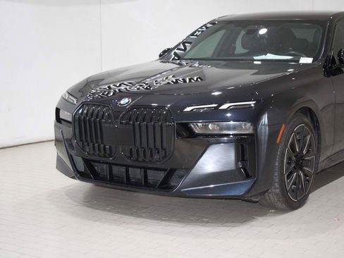 Certified 2023 BMW 740i image 2