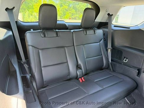 Used 2023 Ford Explorer XLT w/ Equipment Group 202A AWD/4WD image 15