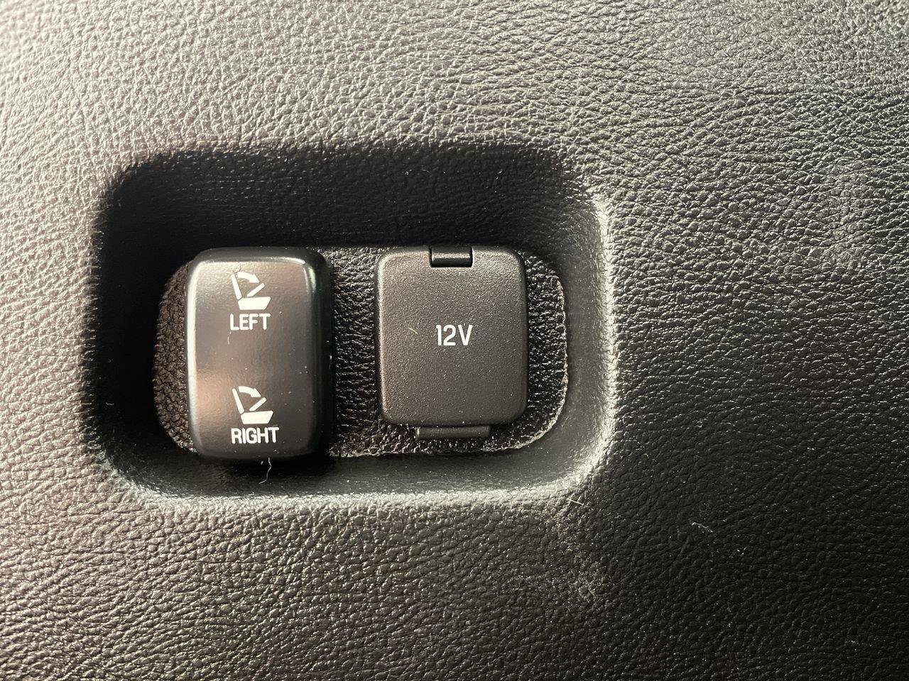 Used 2017 Ford Edge SEL w/ Equipment Group 201A AWD/4WD image 33