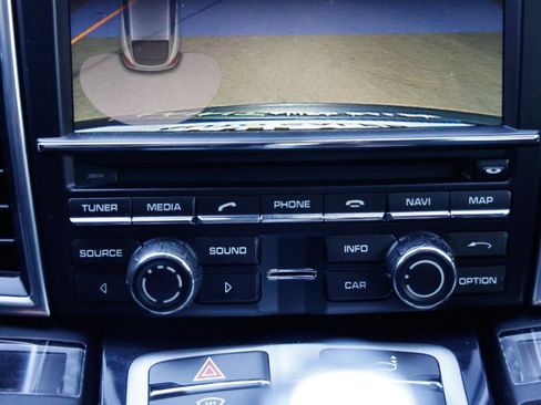 Used 2016 Porsche Panamera S image 35