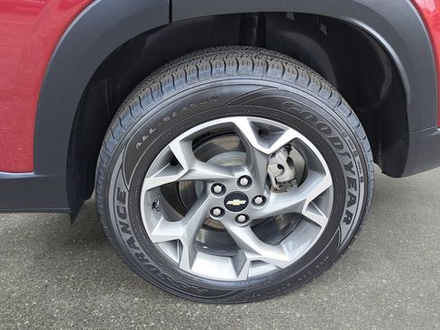 Used 2024 Chevrolet Trax LT w/ Driver Confidence Package FWD image 33