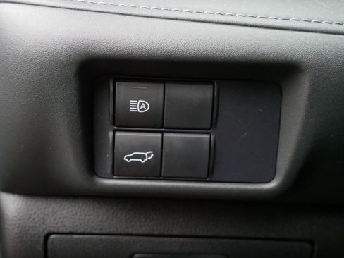 Used 2021 Toyota Highlander XLE image 38