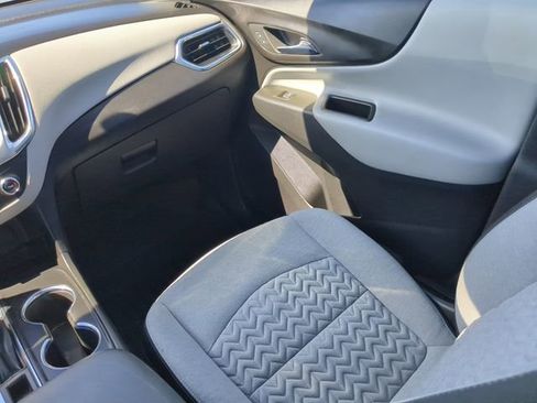 Used 2023 Chevrolet Equinox LS w/ LS Convenience Package image 17