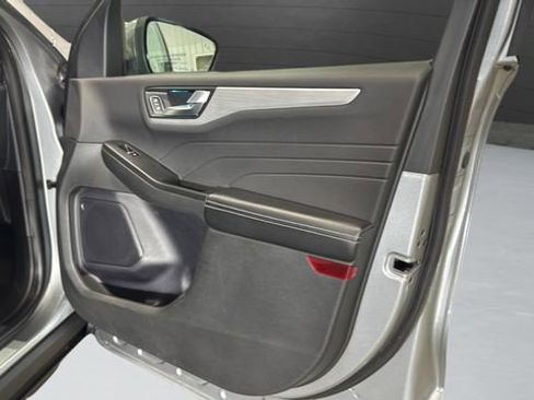 Used 2024 Ford Escape Platinum image 33