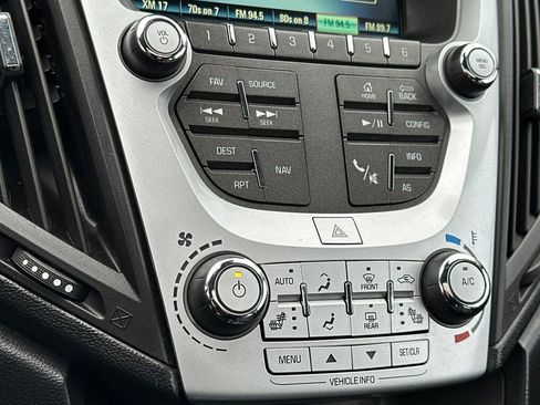 Used 2017 Chevrolet Equinox Premier w/ Enhanced Convenience Package image 22