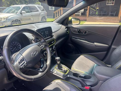 Used 2019 Hyundai Kona Limited FWD image 11