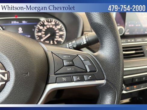 Used 2024 Nissan Altima 2.5 SV FWD image 17