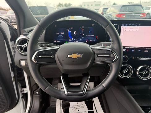 Used 2024 Chevrolet Blazer EV LT AWD/4WD image 19