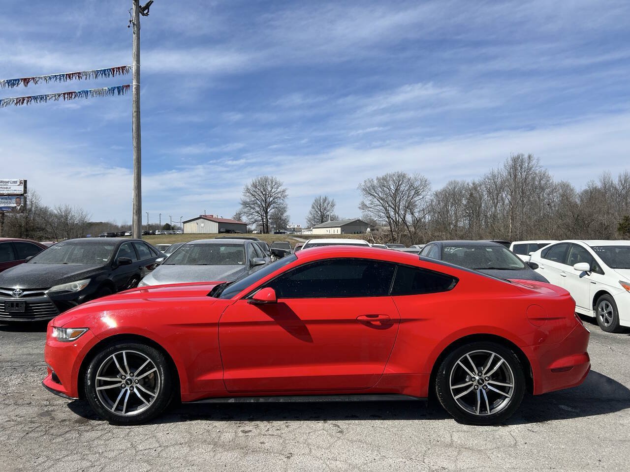 Used 2017 Ford Mustang Coupe RWD image 4