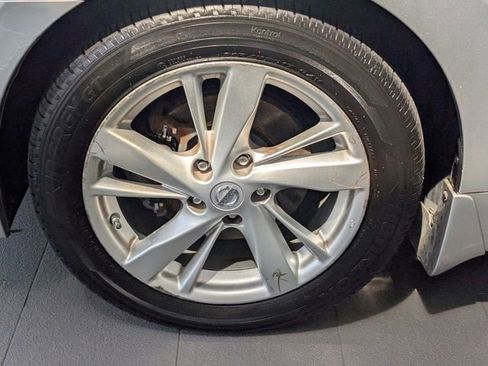 Used 2014 Nissan Altima 2.5 SL w/ Technology Package FWD image 4