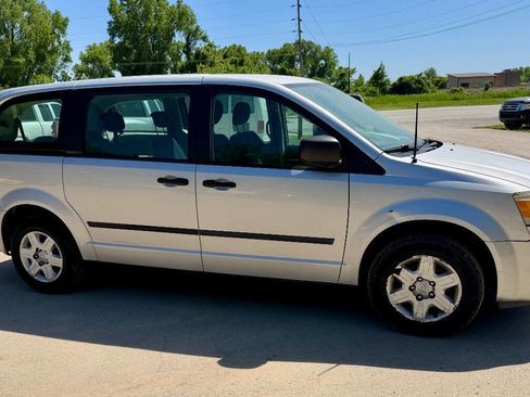 Used 2008 Dodge Grand Caravan SE FWD image 7