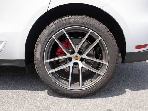 Used 2025 Porsche Macan S AWD/4WD image 6