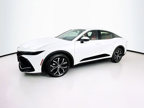 Certified 2023 Toyota Crown XLE image 4