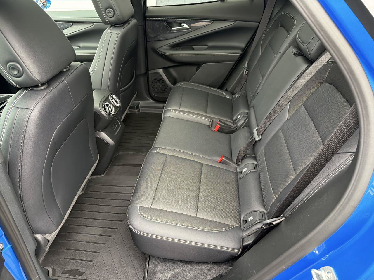 Used 2025 Chevrolet Blazer EV LT AWD/4WD image 10