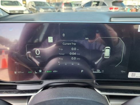 New 2025 Kia Carnival SX image 18