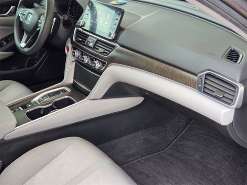 Used 2019 Honda Accord EX image 26