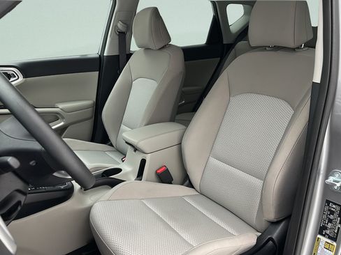 Used 2025 Kia Soul LX w/ LX Technology Package FWD image 15