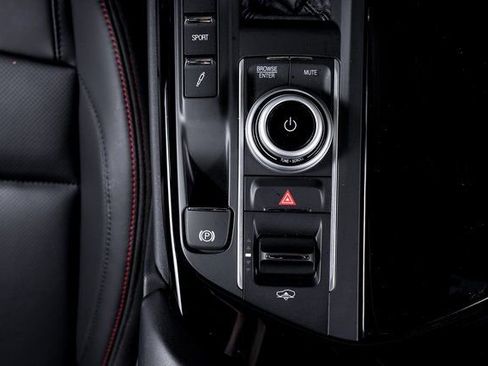 Used 2024 Maserati Levante GT Ultima image 44