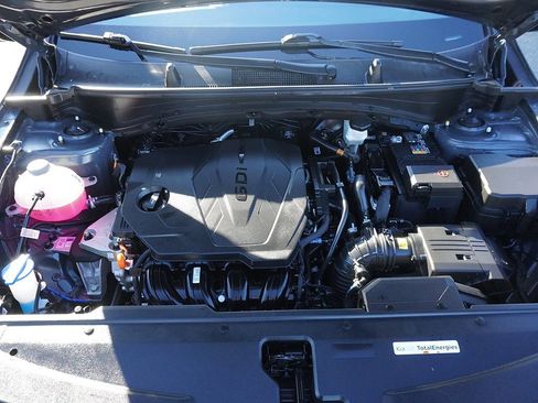 Used 2025 Kia Sportage LX image 17