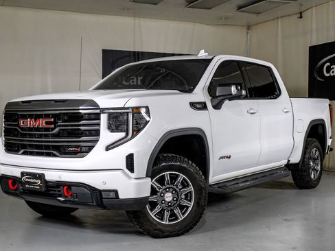 Used 2024 GMC Sierra 1500 AT4 w/ AT4 Premium Package AWD/4WD image 4