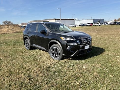 New 2026 Nissan Rogue SV w/ SV Premium Package image 3