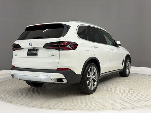 Used 2024 BMW X5 sDrive40i w/ Parking Assistance Package RWD image 9