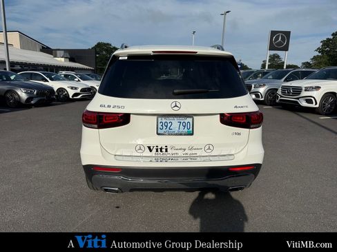 Used 2022 Mercedes-Benz GLB 250 4MATIC image 7