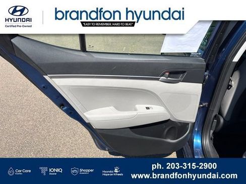 Used 2019 Hyundai Elantra SE FWD image 10