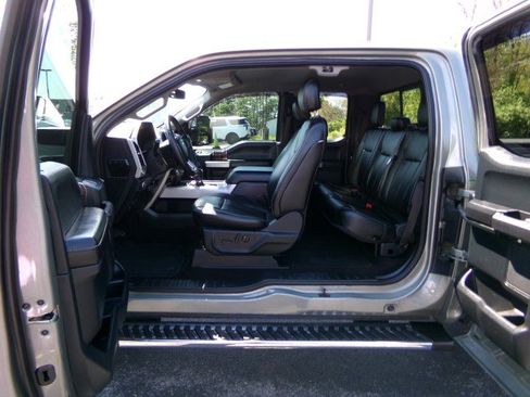 Used 2020 Ford F150 Lariat w/ Equipment Group 502A Luxury AWD/4WD image 15
