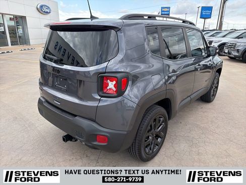 Used 2023 Jeep Renegade Altitude AWD/4WD image 4