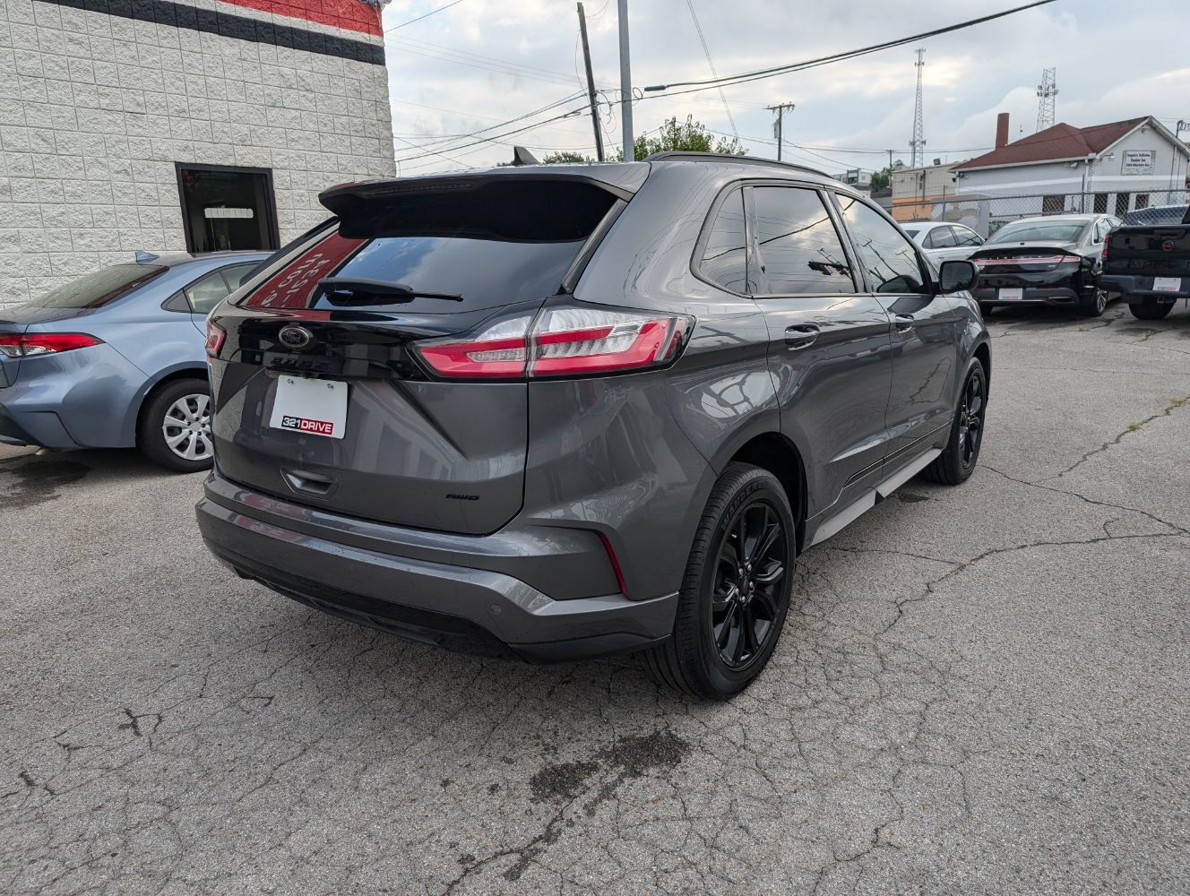 Used 2024 Ford Edge SE w/ Black Appearance Package AWD/4WD image 6