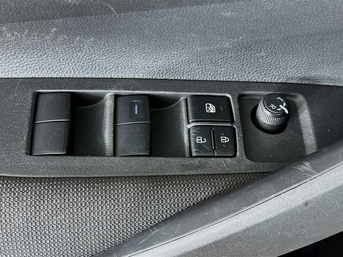 Used 2025 Toyota Corolla LE image 15